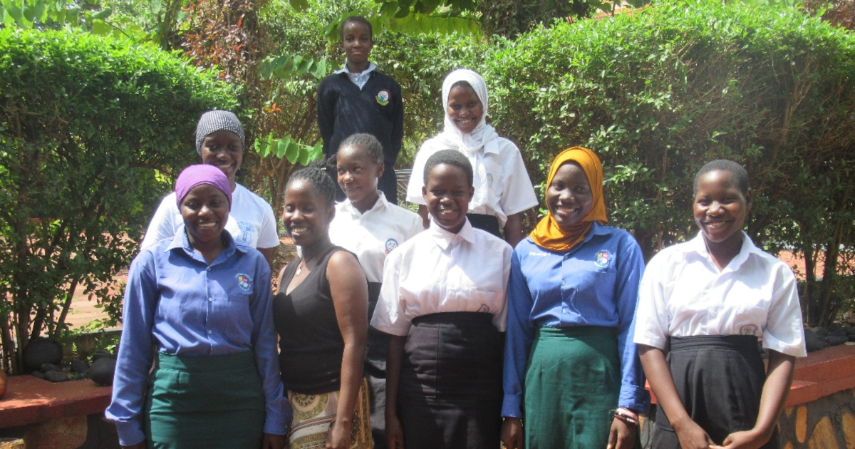 Pictured clockwise, from student’s right to left, Shifa, Abi Beat, Becky, Kevinah, Shamin and Annah